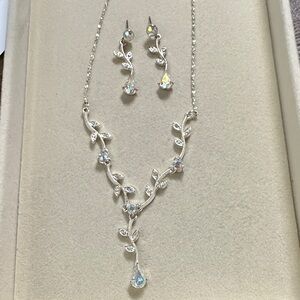 Elegant Silver Leaf Jewelry Set